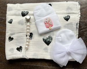 Hearts swaddle gift set