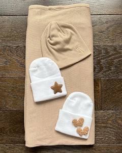 Coming home swaddle set & hospital hats