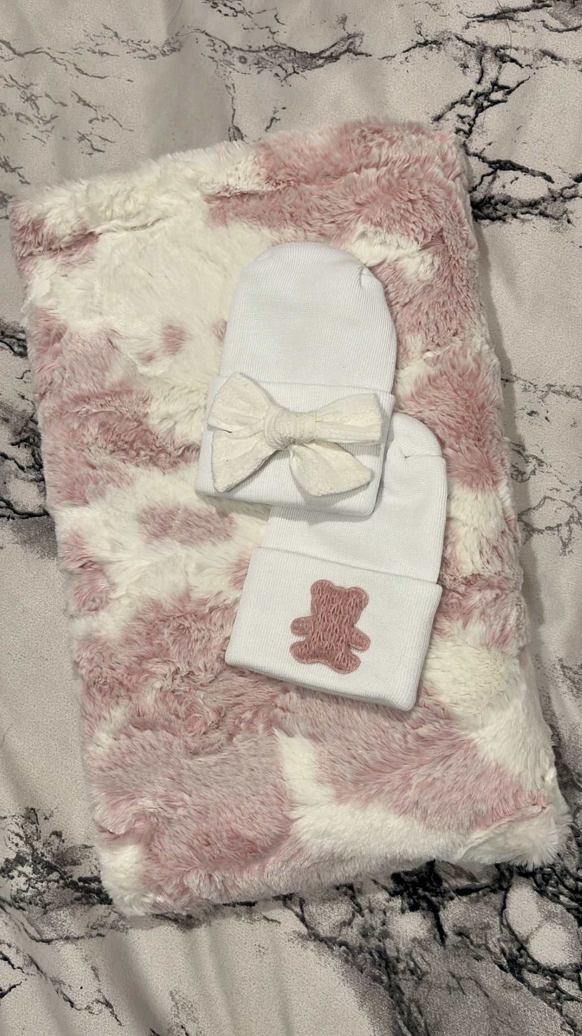 Light pink spotted mauve gift set