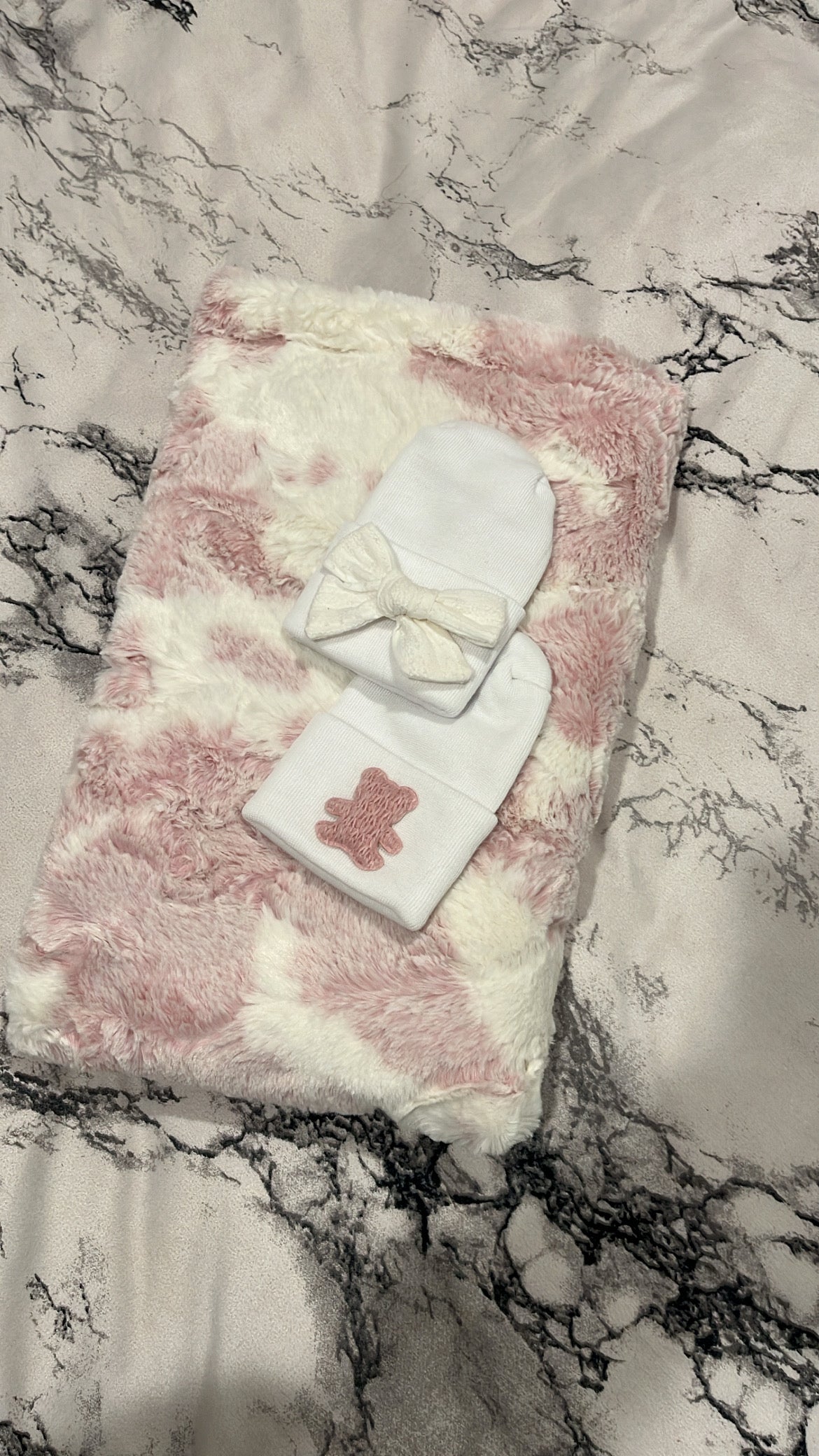 Light pink spotted mauve gift set