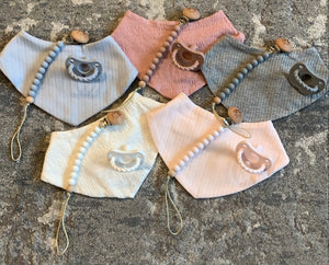 Bib & paci & clip set