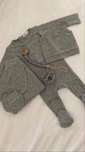 Gray ribbed gift set