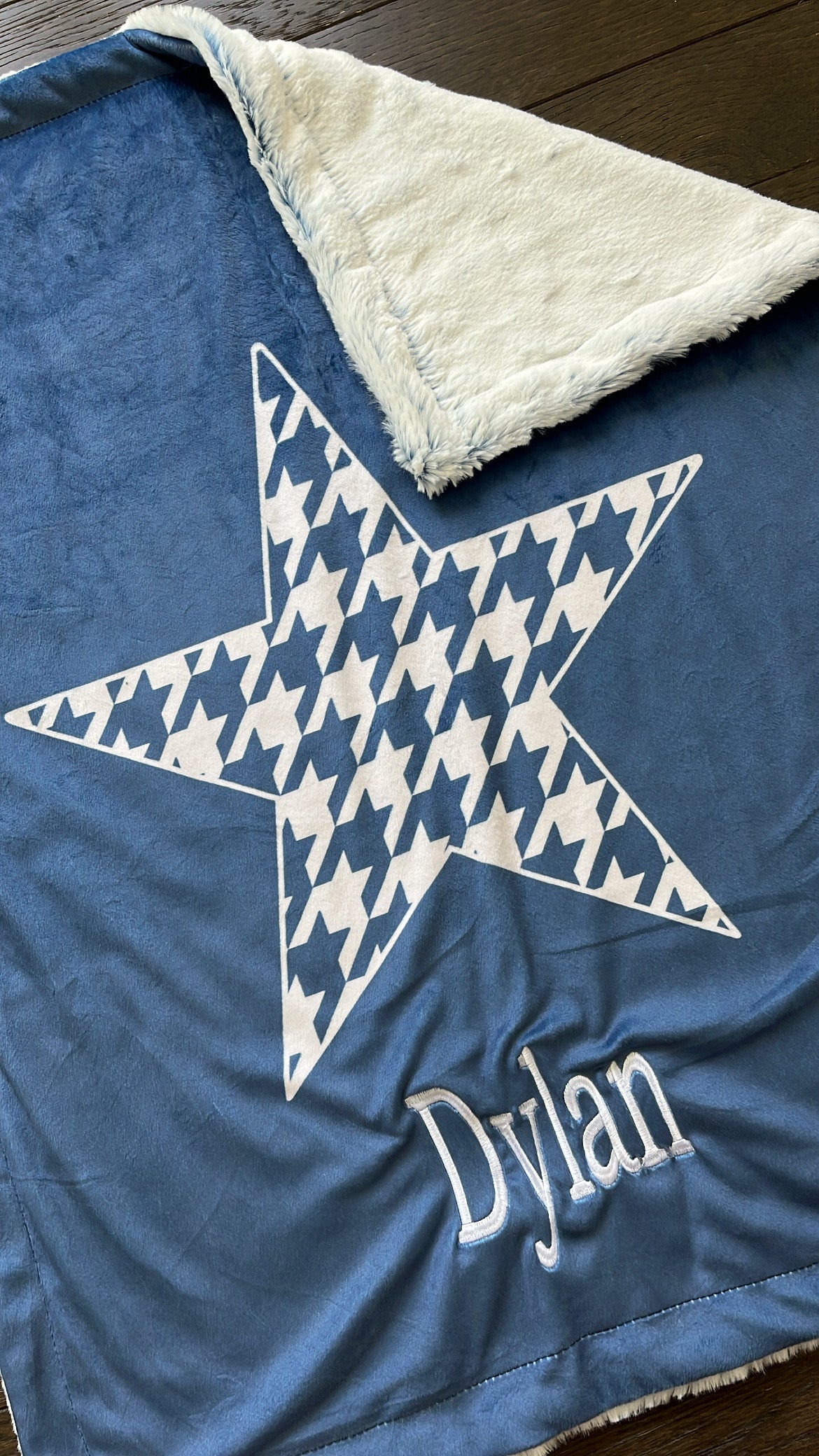 Houndstooth star minky blanket