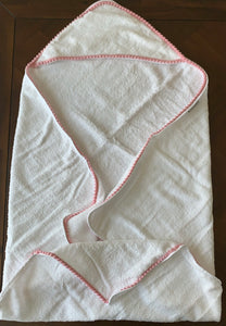 Pom trim hooded towel