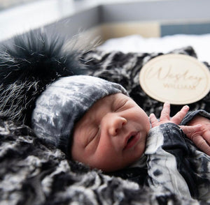 Black and white footie hat set