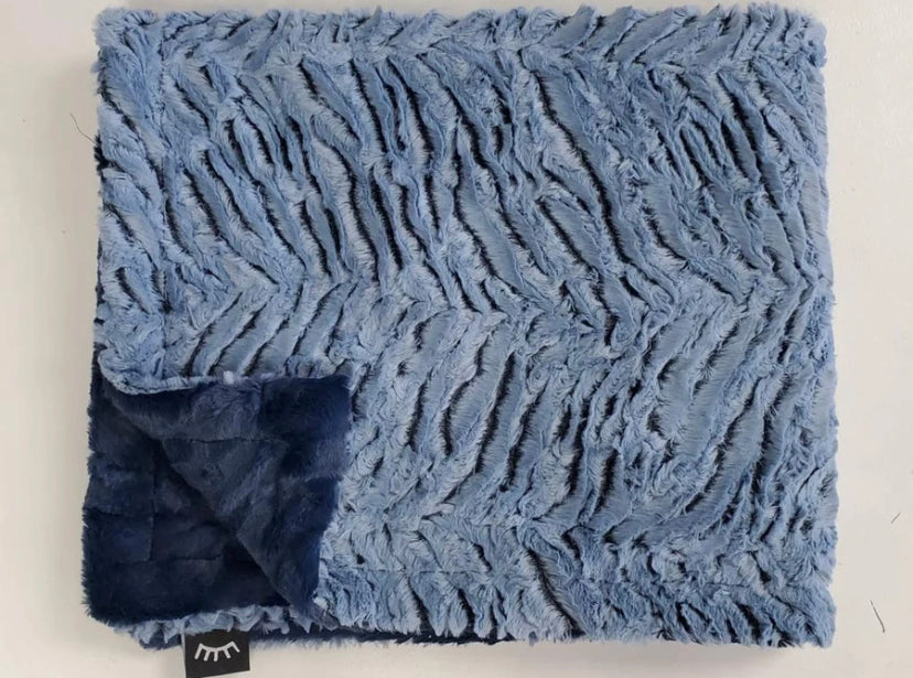 Blue navy zig zag minky blanket