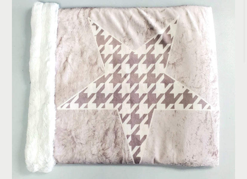 Houndstooth taupe star minky blanket