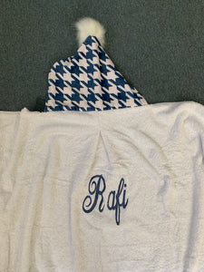 Houndstooth hooded towels