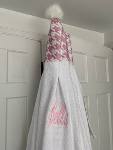 Houndstooth hooded towels